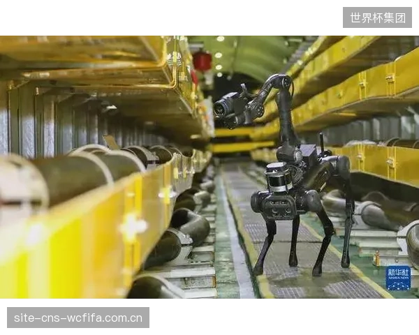 机器人将接管高空作业:到2028年,搭载视觉识别系统的无人机或轨道机器人将负责自动清洁和更换防眩光格栅模块,降低维护成本 机器人将接管高空作业:到2028年,搭载视觉识别系统的无人机或轨道机器人将负责自动清洁和更换防眩光格栅模块,降低维护成本